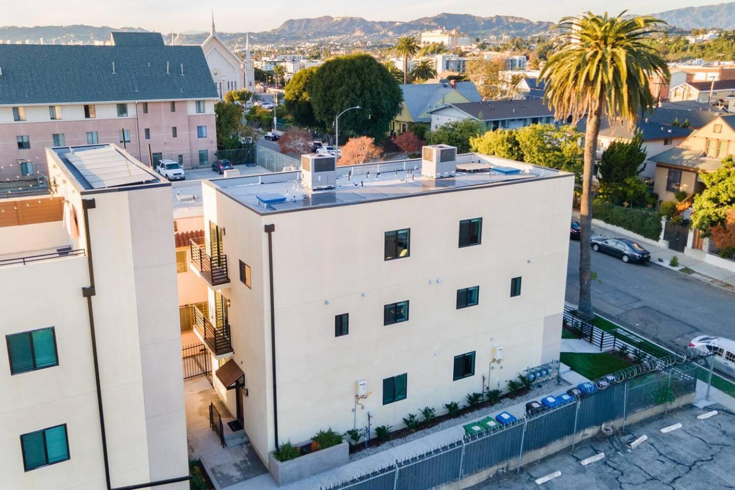 Luxe Townhouse Near Downtown La Casa de férias
