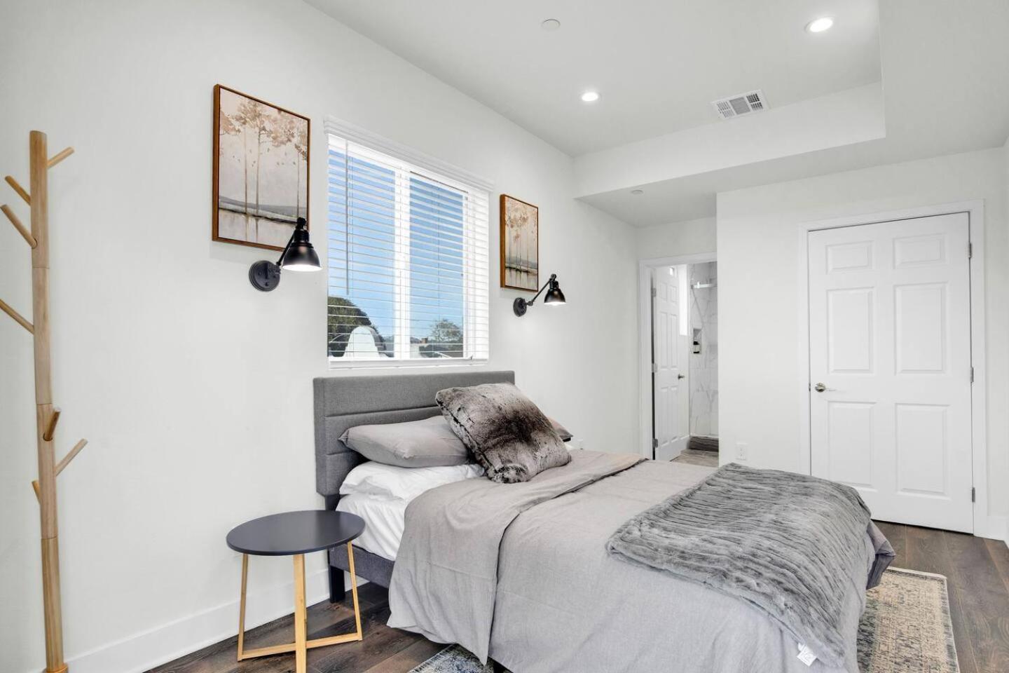 Luxe Townhouse Near Downtown La Casa de férias *