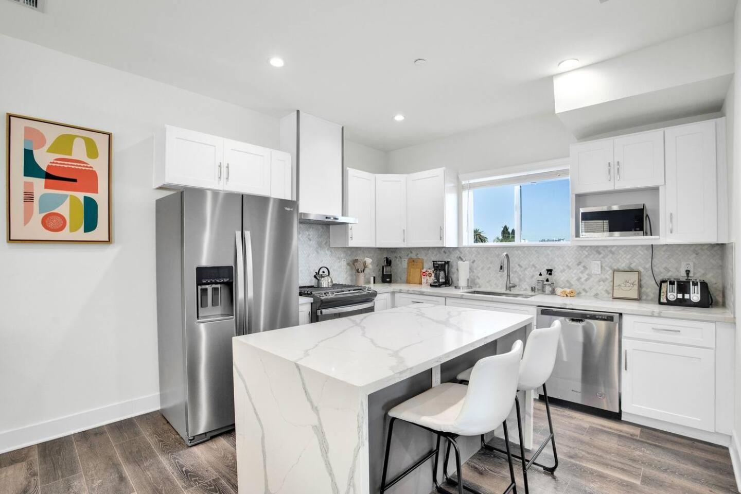 Luxe Townhouse Near Downtown La Casa de férias *